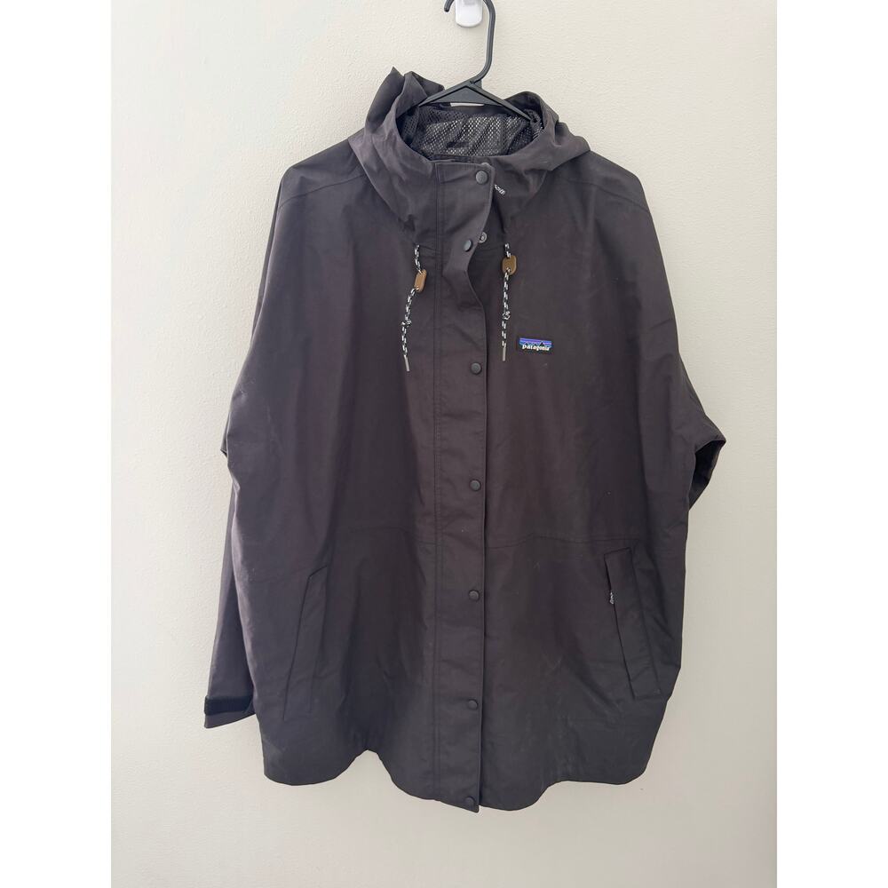 Patagonia Black Hooded Rain Jacket Womens XXL Lightweight Shell Coat